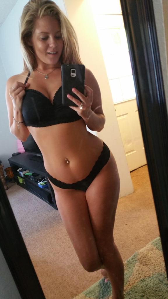 I’m available and down for hookup and good sex 💦🍑🍆👅